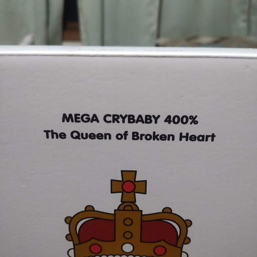 SOLD- Pop Mart- Mega Crybaby 400%- Queen Of Broken Heart - Picture 2 of 9